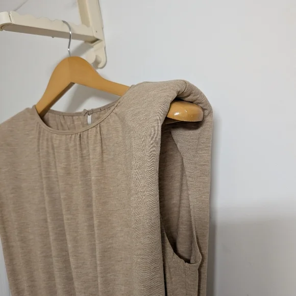 DEX TAN DRESS SIZE MEDIUM - Picture 3 of 6